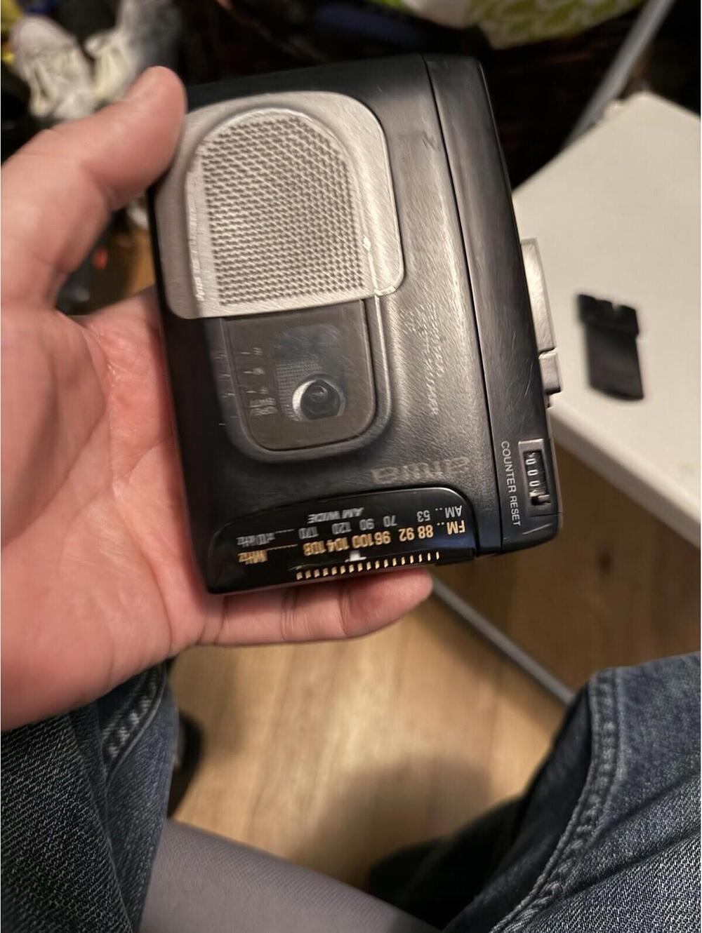 Aiwa Model HS-JS145W Stereo Radio Cassette Recorder ( Parts Only , Radio Works)